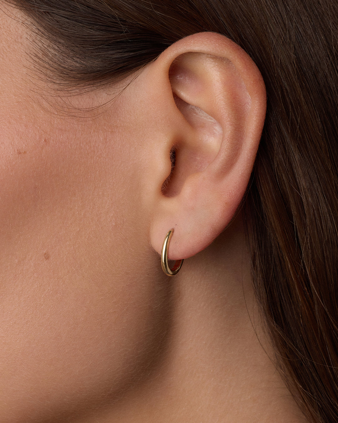14K Gold Everyday Oval Single Huggie