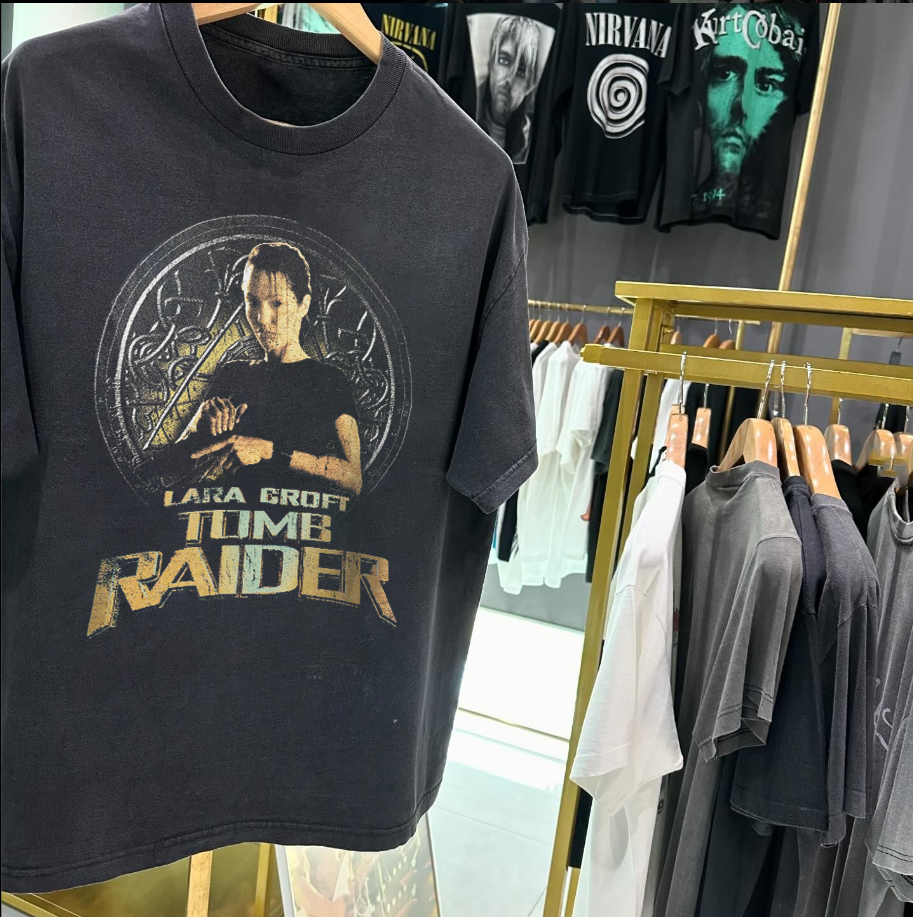 Mysterious Teen' Tomb Raider Black T-Shirt