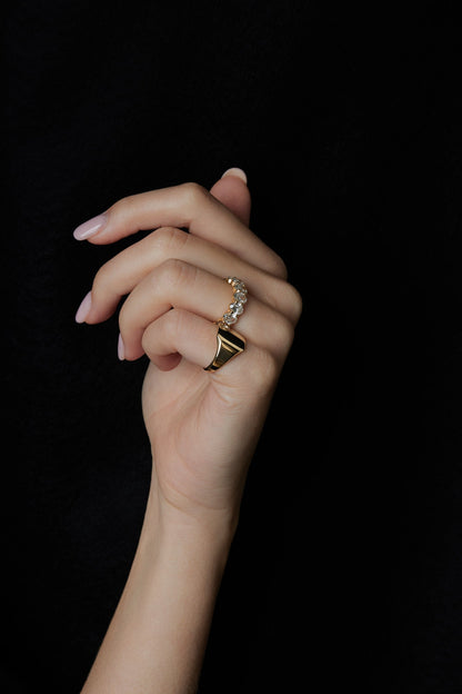 Tallows Signet Ring | Yellow Gold