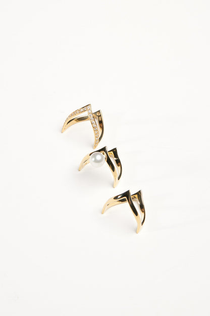 En Pointe Pearl Ring | 9K Yellow Gold