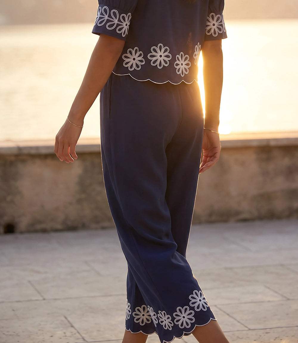 Scallop Drawstring Pants