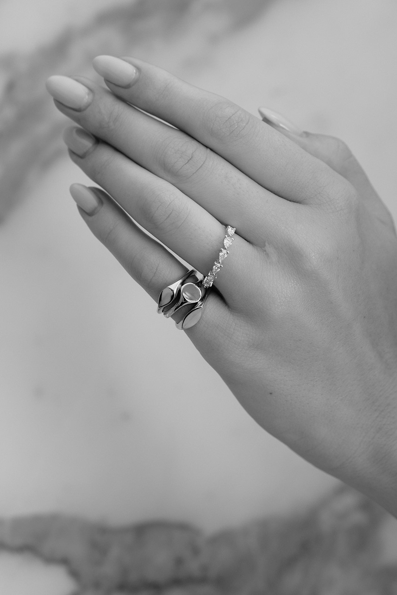 Mini Marquise Signet Ring | White Gold