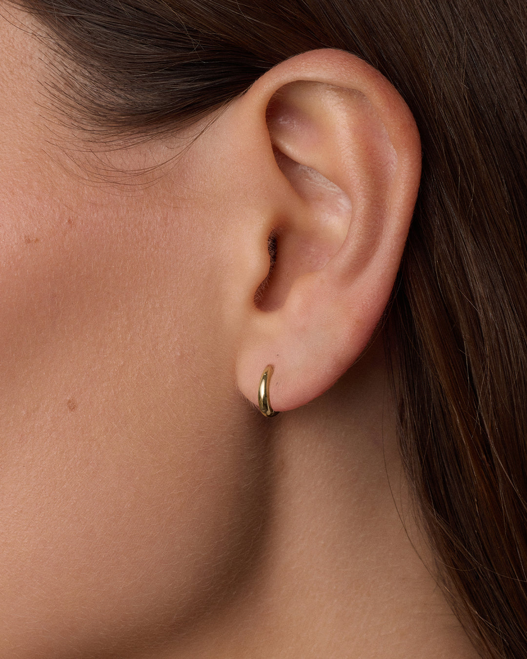 14K Gold Everyday Oval Single Huggie