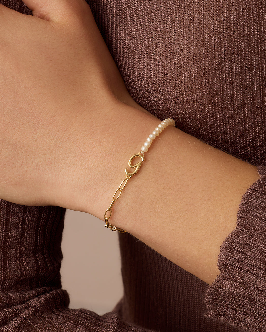 Lou Pearl Alphabet Bracelet