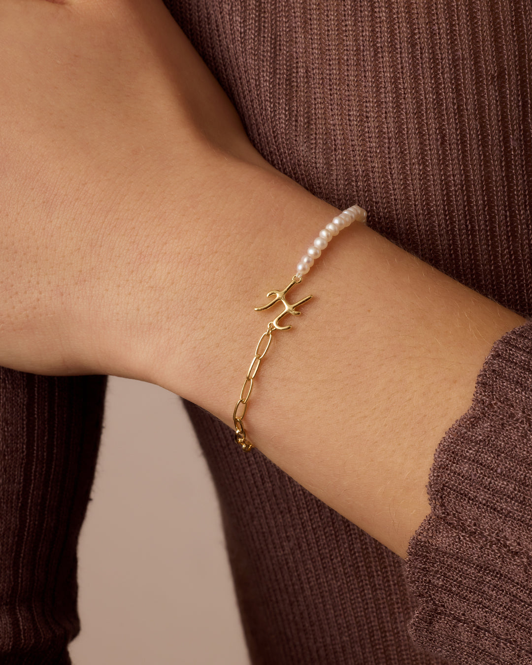 Lou Pearl Alphabet Bracelet