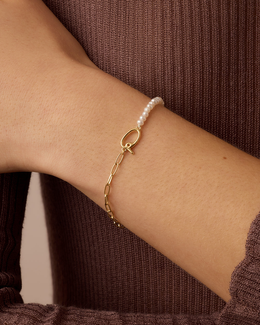 Lou Pearl Alphabet Bracelet