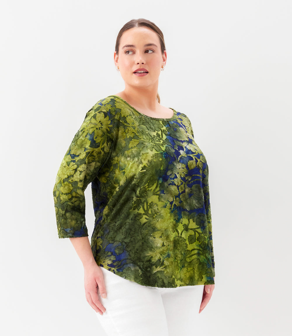 Plus Size 3/4 Sleeve Burnout Shirttail Top