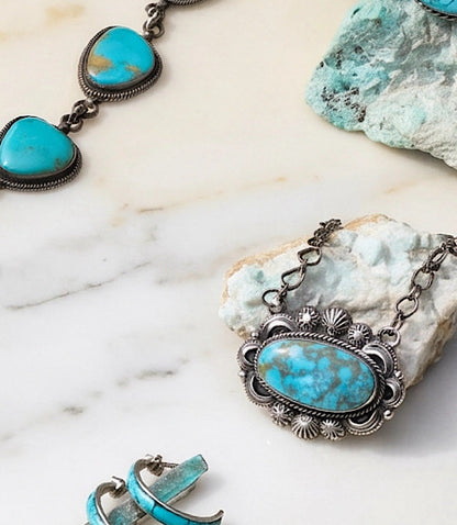 Embellished Oval Pendant Turquoise Necklace