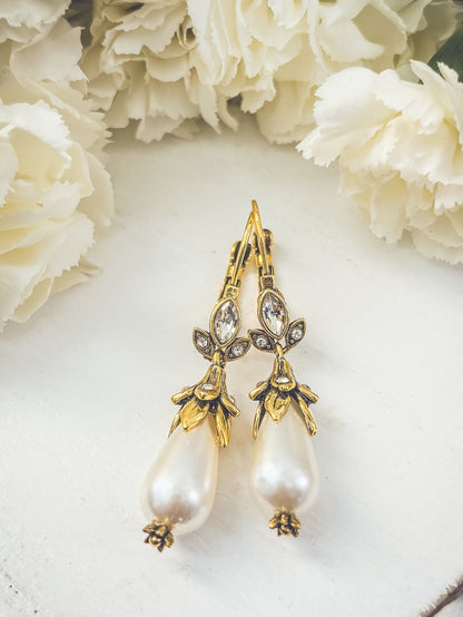 Beautiful Pearl Drop Earrings