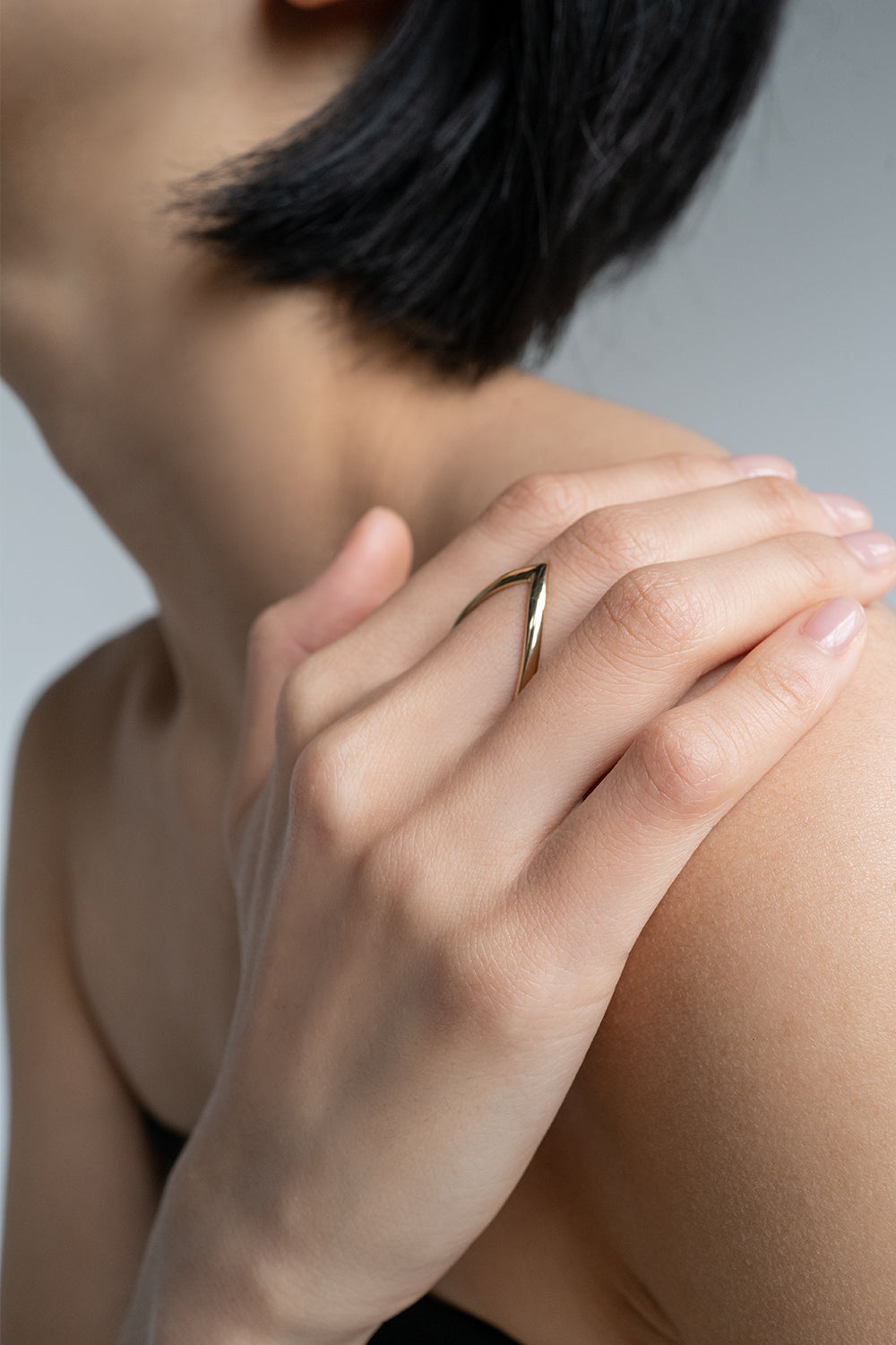 En Pointe Ring | 9K Yellow or Rose Gold