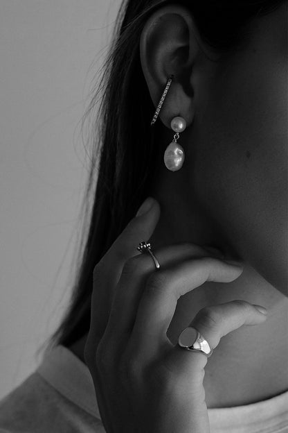 Oval Signet Ring | White Gold