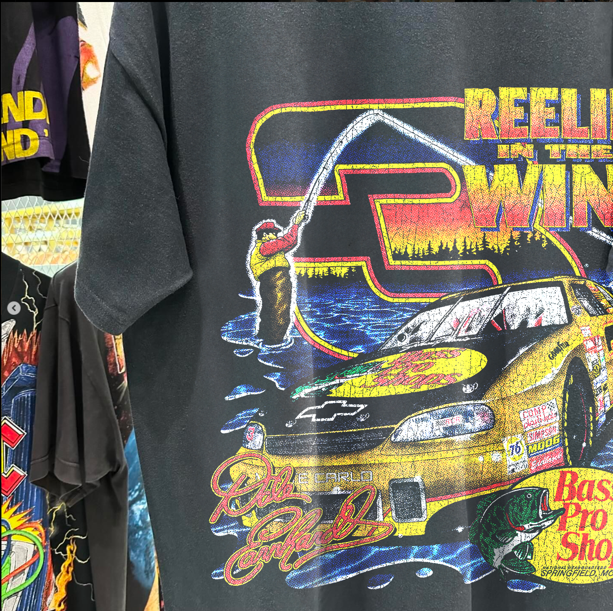 Bass Pro Shops - Reelin' In The Win - Vintage Black Washed T-Shirt