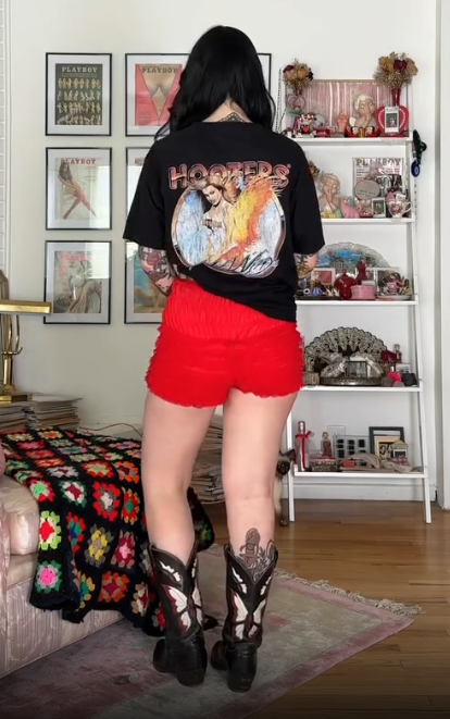 90s Hooters 'Hotwings' Rare Washed Black T-Shirt